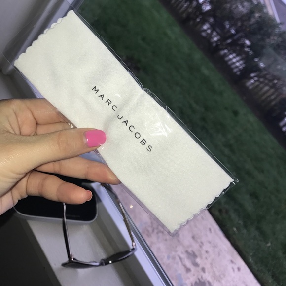 Marc Jacobs Sunglasses - Picture 3 of 8